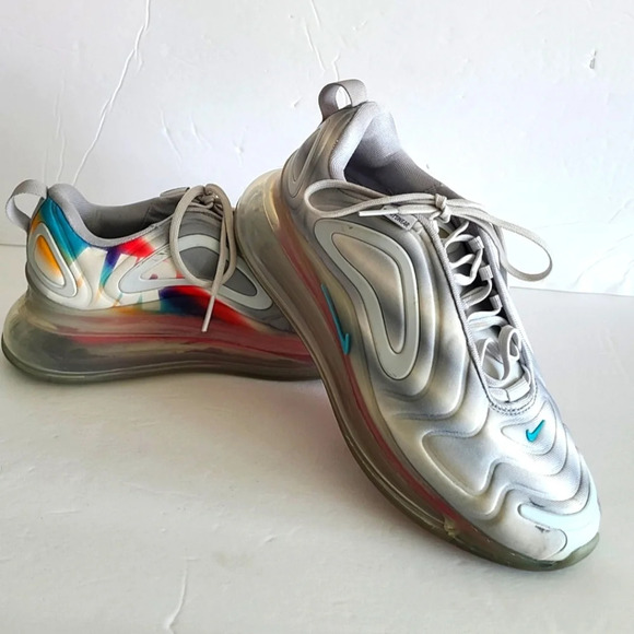 Nike Air Max 720 youth sneakers size 5.5 Y / women's sz.7 - Picture 1 of 11